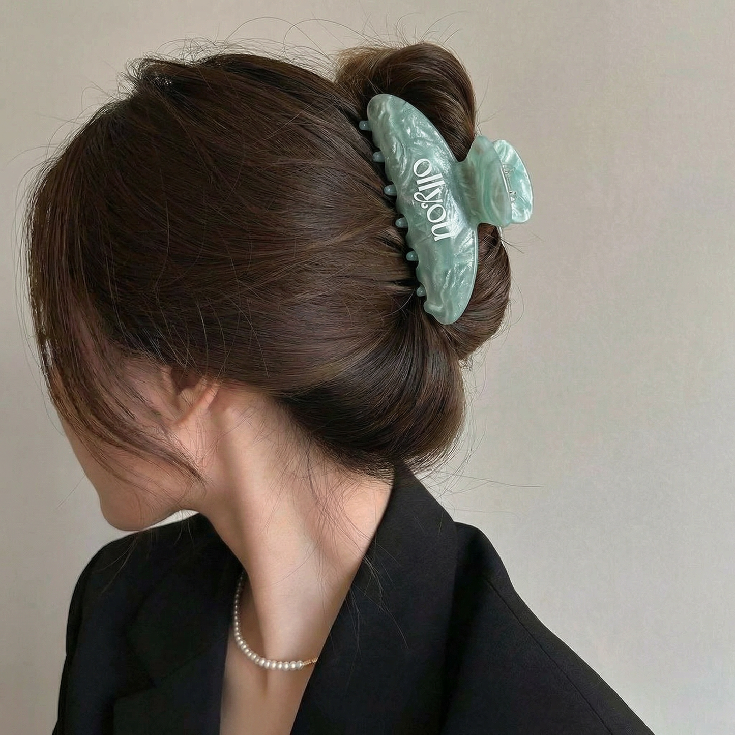 Aurora Claw Clip in Green